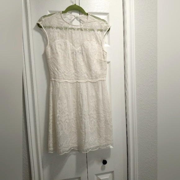 2/$20 - Dolce Vita - White Lace/Embroidered Dress - Size Small - Picture 3 of 7